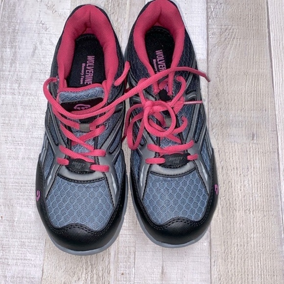 Wolverine shoes size 7 1/2 wide pink & black color - Picture 3 of 9
